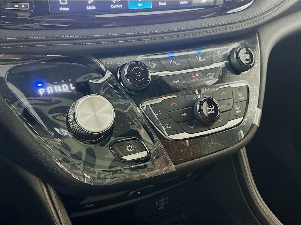 New 2026 Chrysler Pacifica Pinnacle image 12