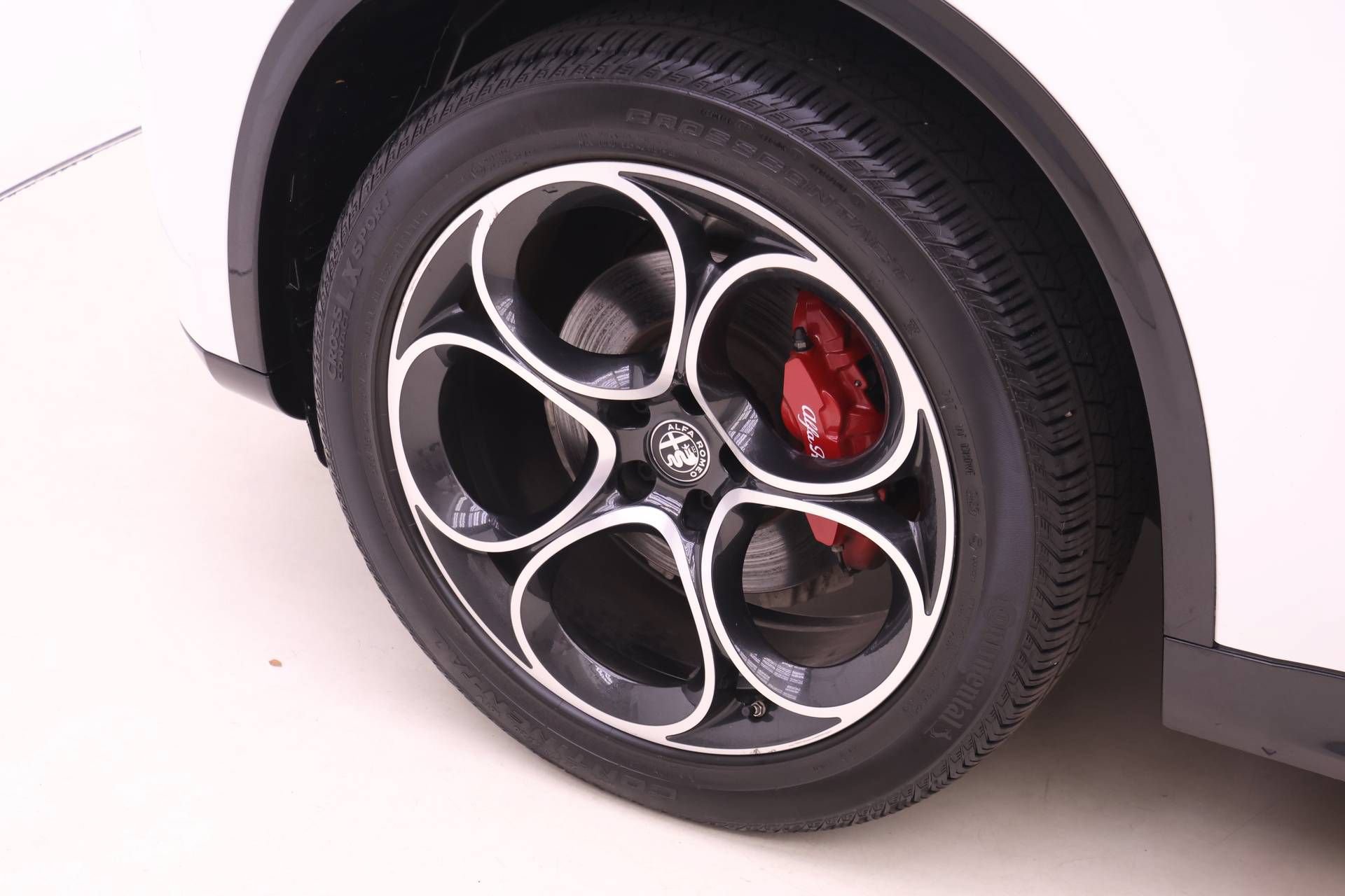 Certified 2024 Alfa Romeo Stelvio Veloce AWD/4WD image 22