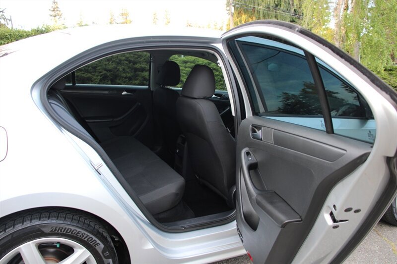Used 2016 Volkswagen Jetta S FWD image 6