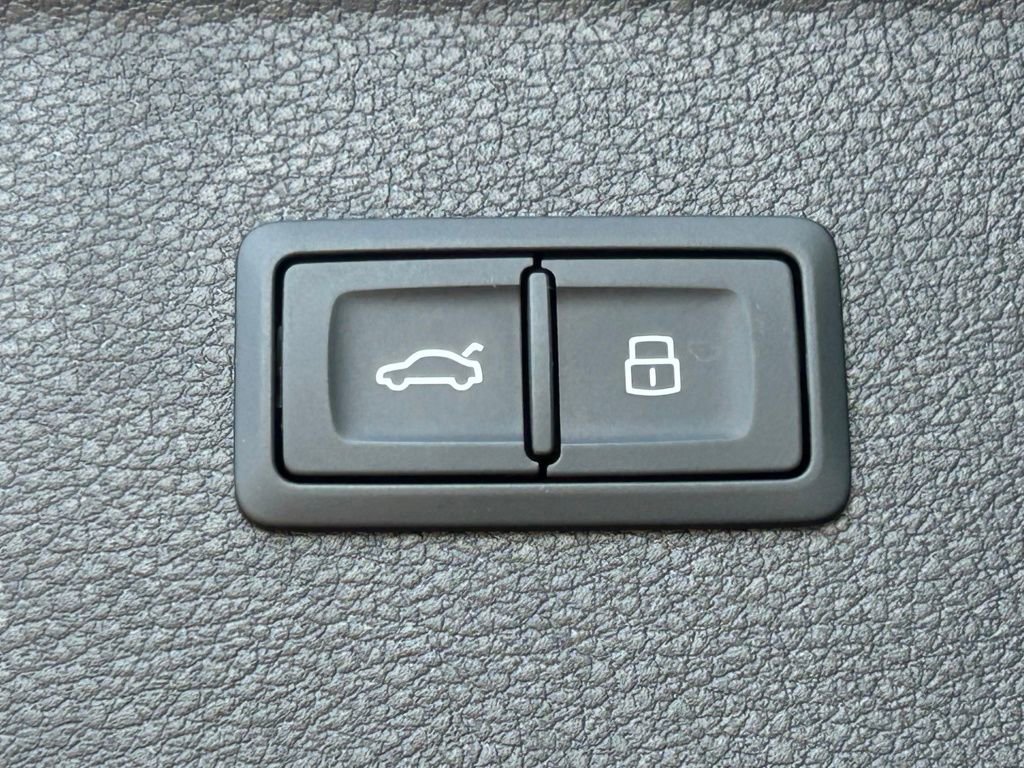 New 2025 Audi Q5 Prestige image 61