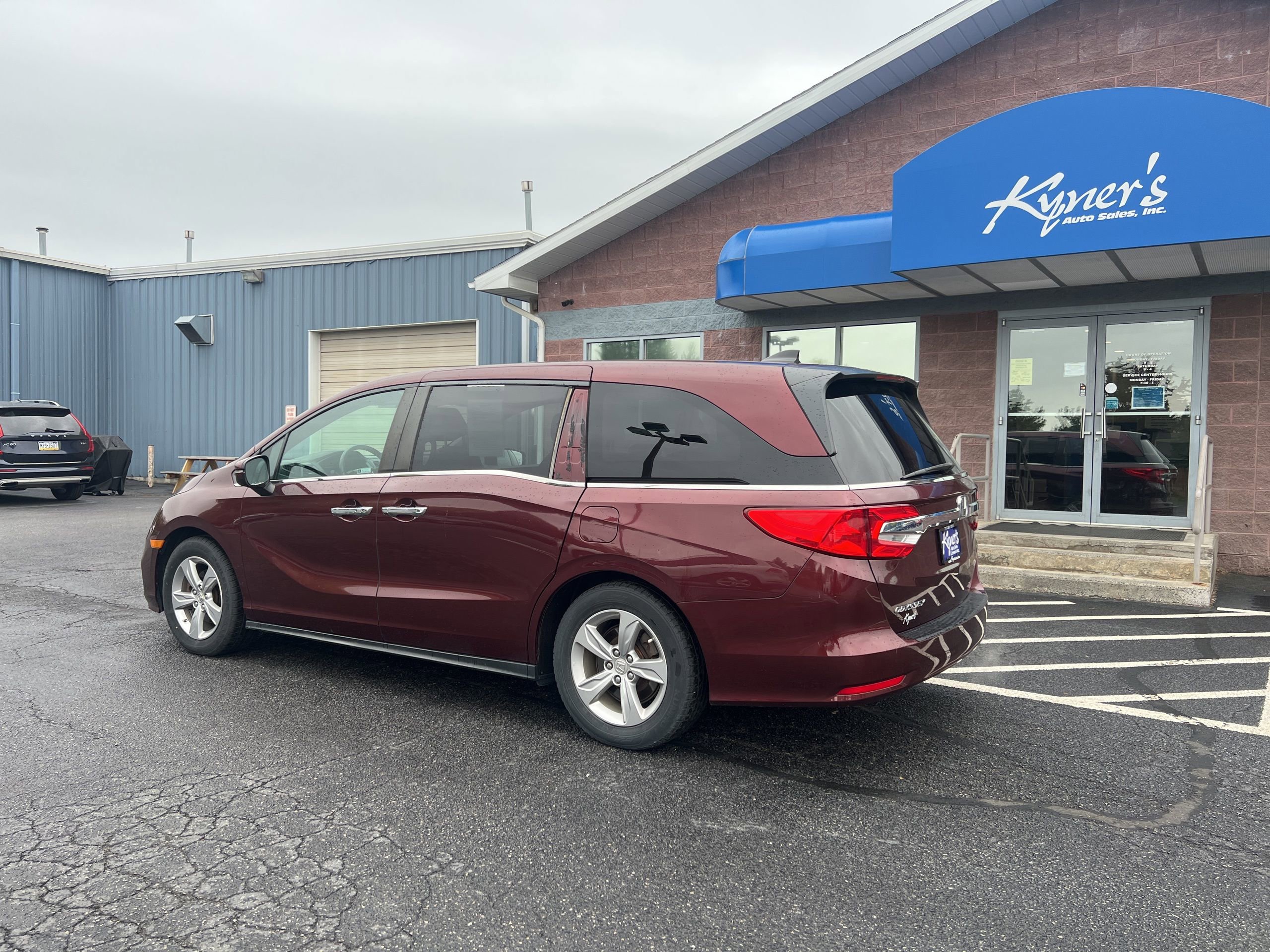 Used 2018 Honda Odyssey EX image 4