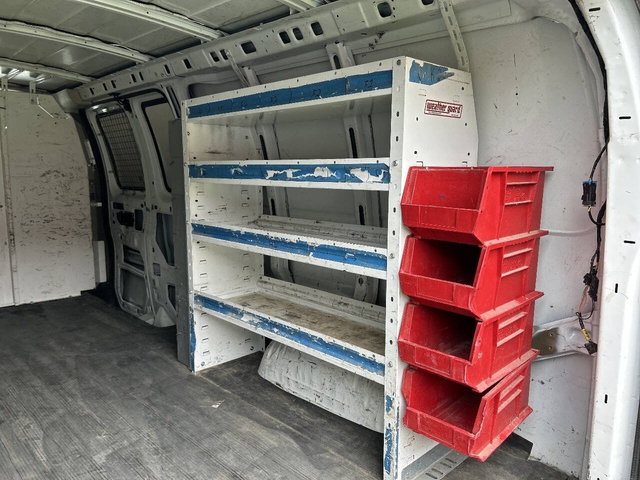 Used 2011 Chevrolet Express 2500 Extended RWD image 15