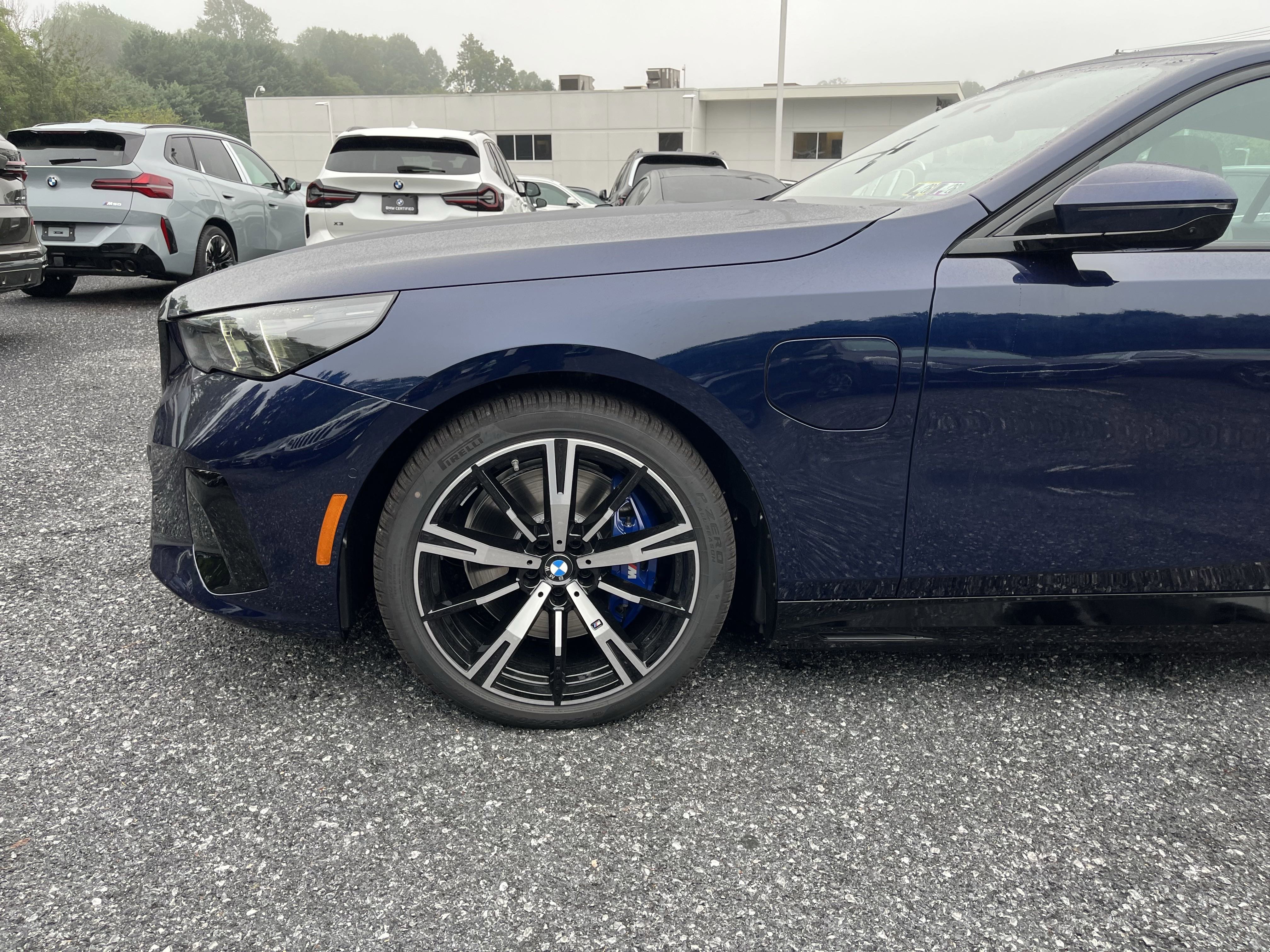 Used 2026 BMW 550e xDrive image 4