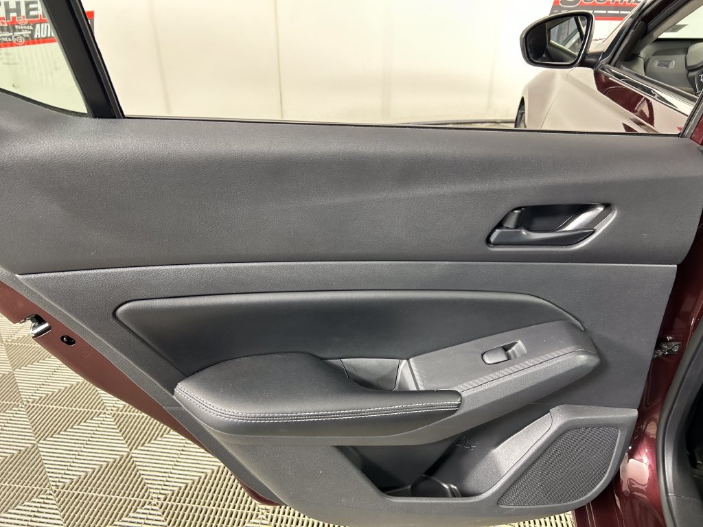 Used 2024 Nissan Altima 2.5 SV FWD image 16