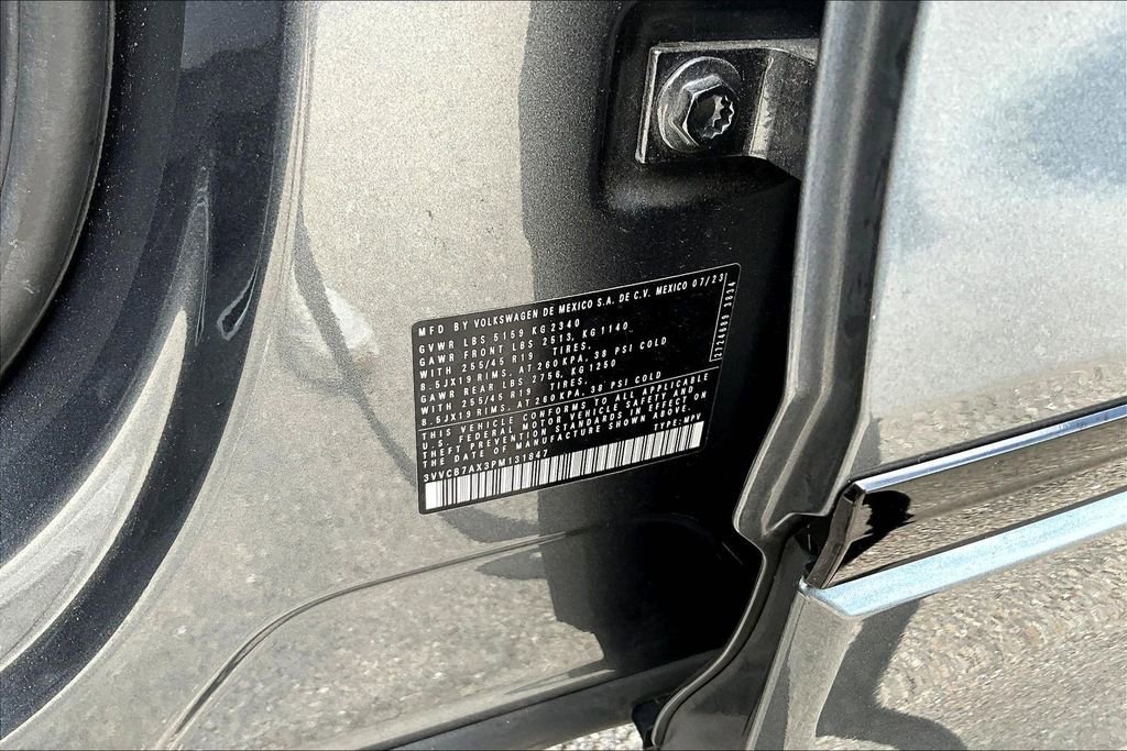 Certified 2023 Volkswagen Tiguan SE R-Line image 30