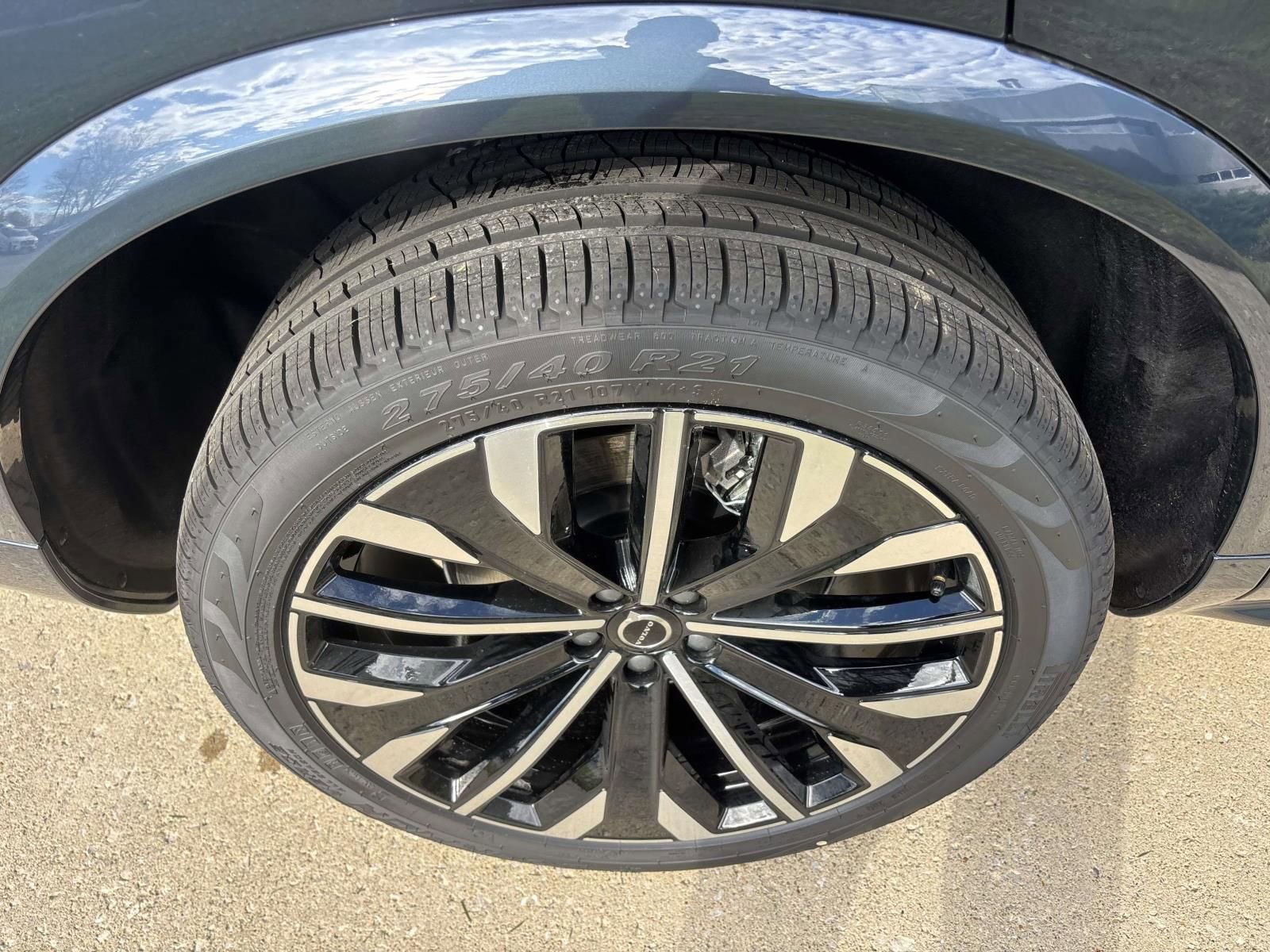 Used 2026 Volvo XC90 B5 Plus w/ Protection Package Premier AWD/4WD image 10