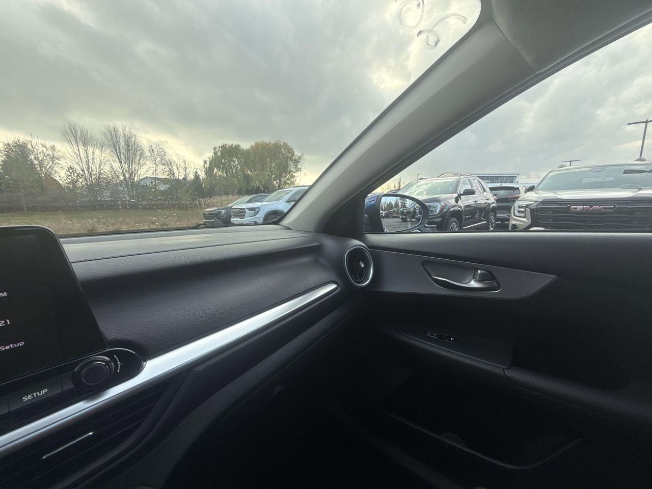 Used 2023 Kia Forte LXS image 11