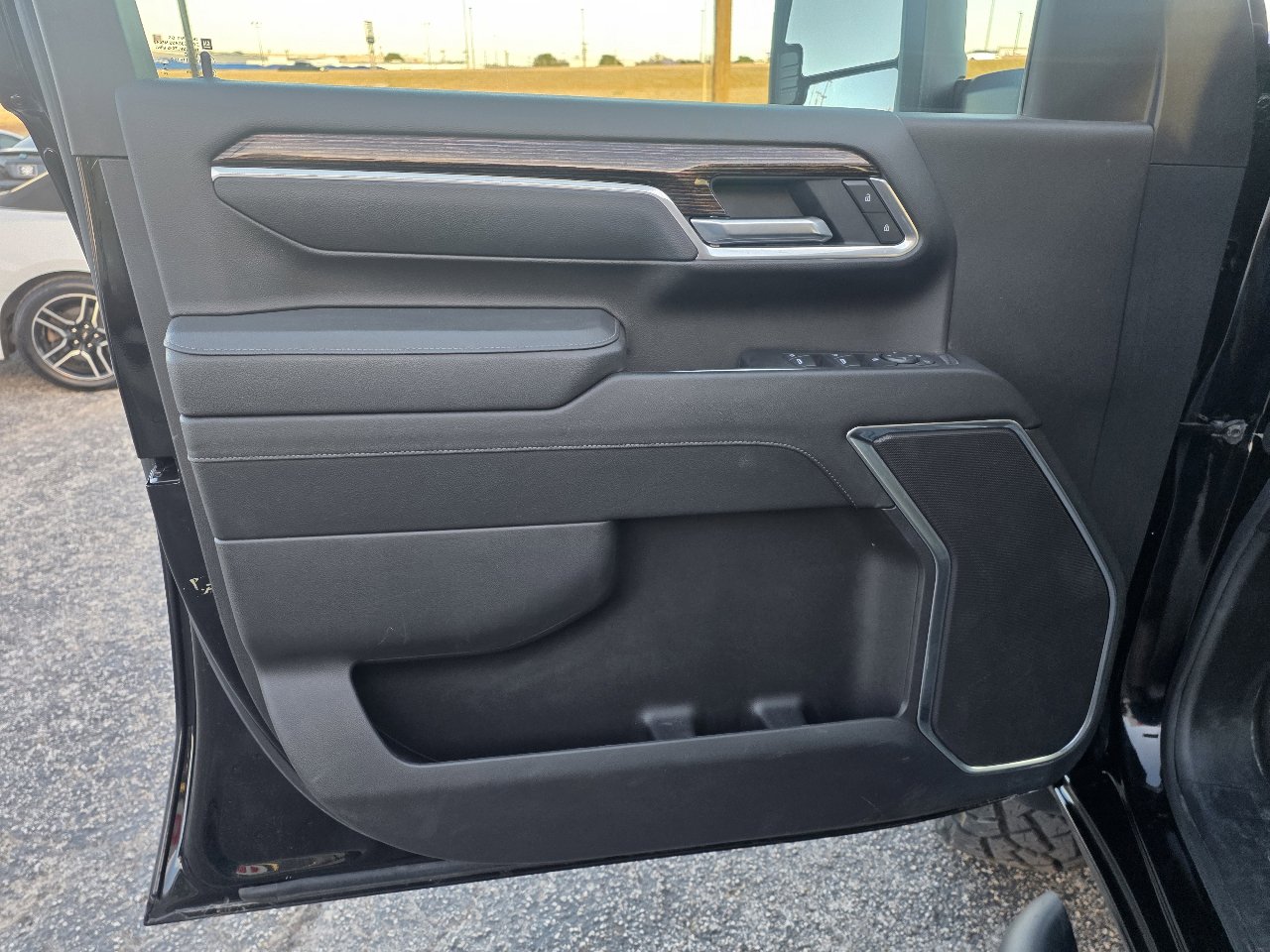 Used 2025 GMC Sierra 2500 SLE w/ SLE Value Package; image 10