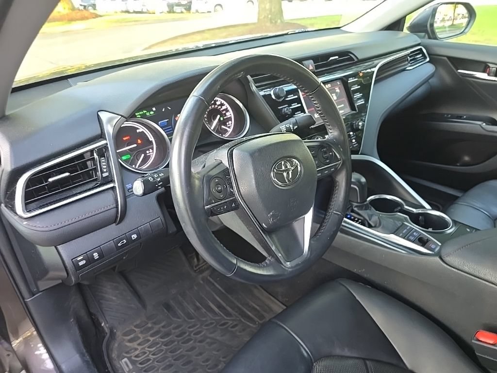 Used 2018 Toyota Camry XLE FWD image 12