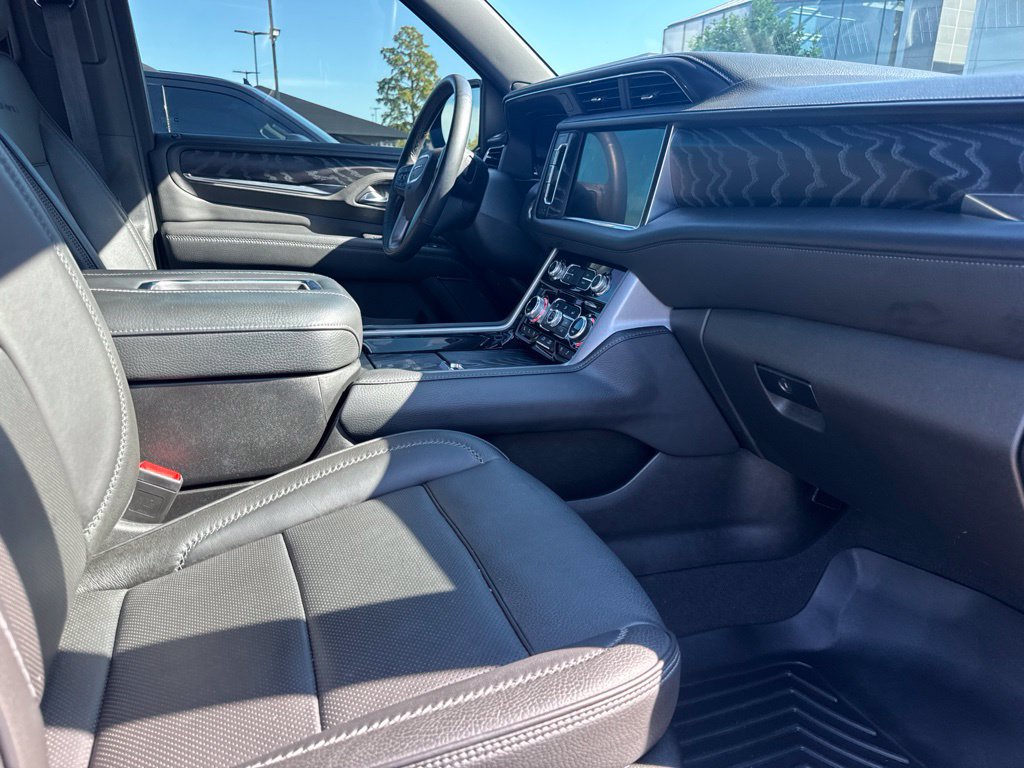 Used 2023 GMC Yukon Denali AWD/4WD image 10