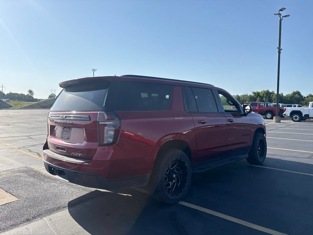 Used 2023 Chevrolet Suburban RST AWD/4WD image 10