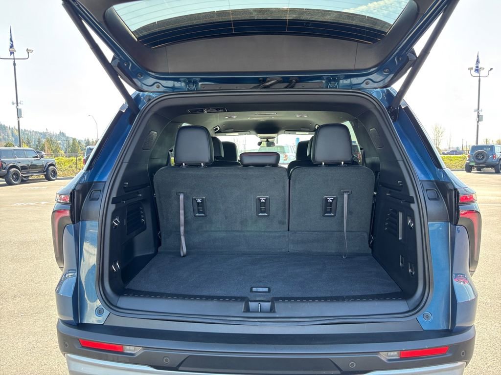 Used 2025 Chevrolet Traverse Z71 w/ Driver Confidence Package image 25