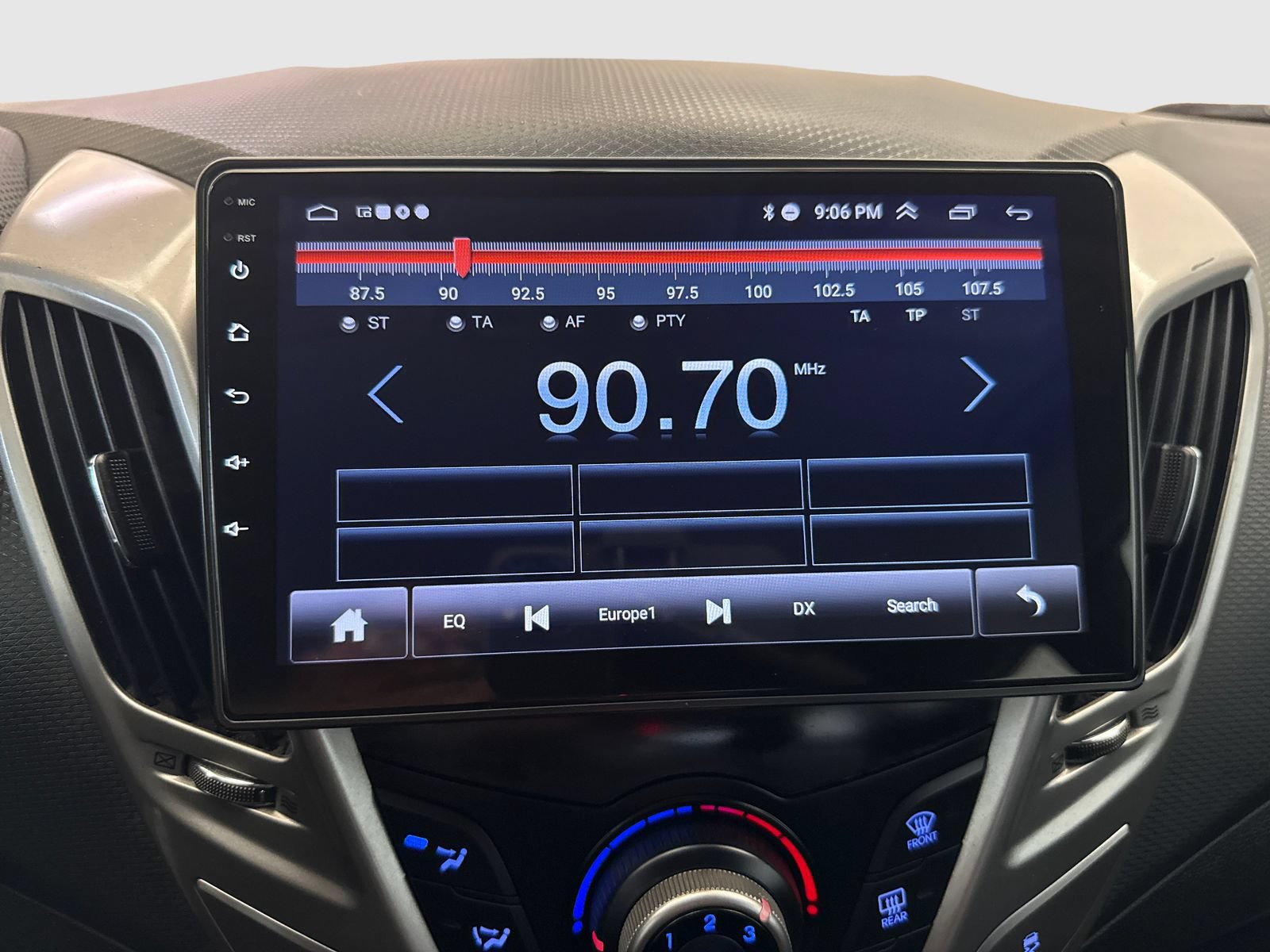 Used 2016 Hyundai Veloster FWD image 25