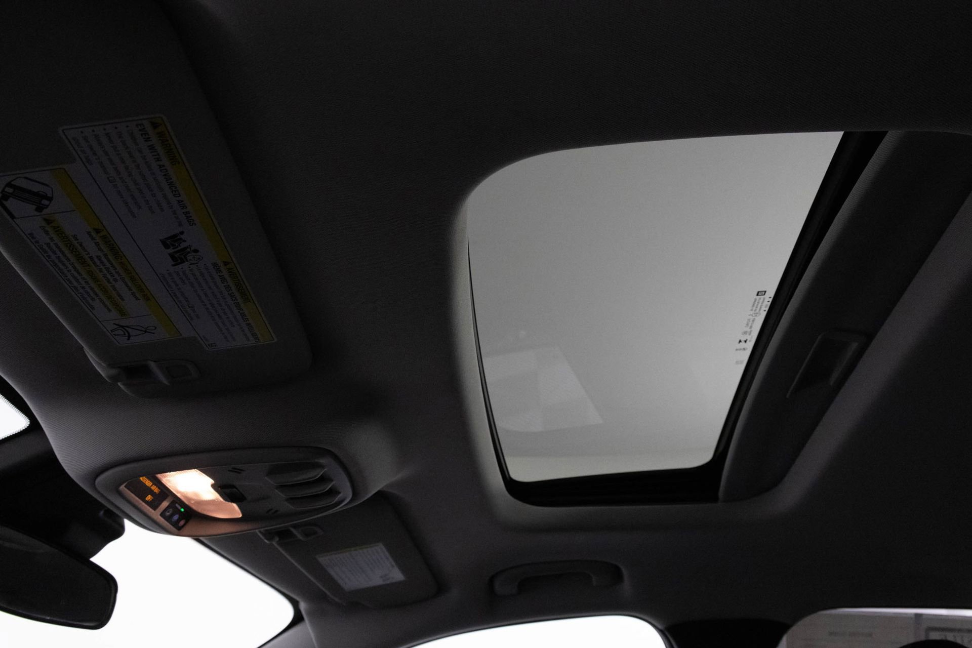 Used 2024 Chevrolet Trax ACTIV w/ Sunroof Package image 32