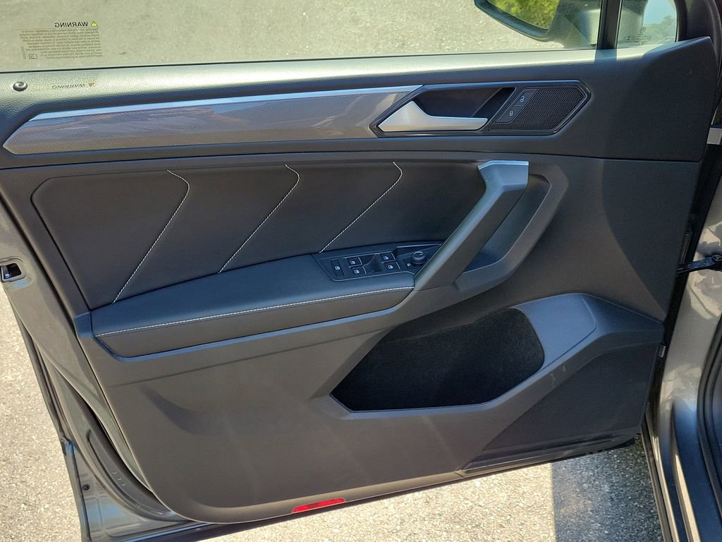 Used 2023 Volkswagen Tiguan SE R-Line image 16