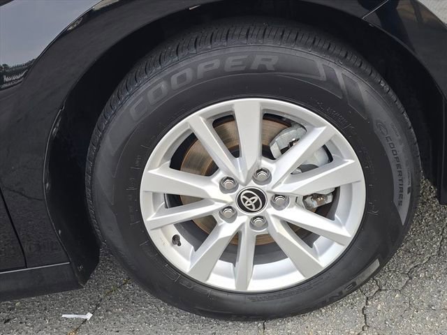 Used 2025 Toyota Camry LE image 14