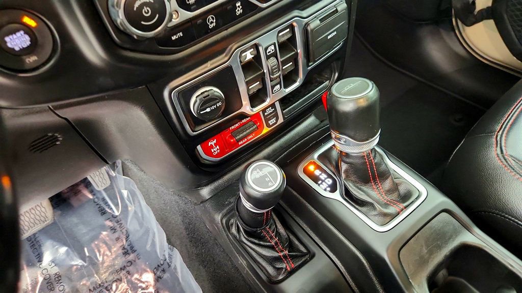 Used 2022 Jeep Gladiator Rubicon w/ LED Lighting Group AWD/4WD image 16