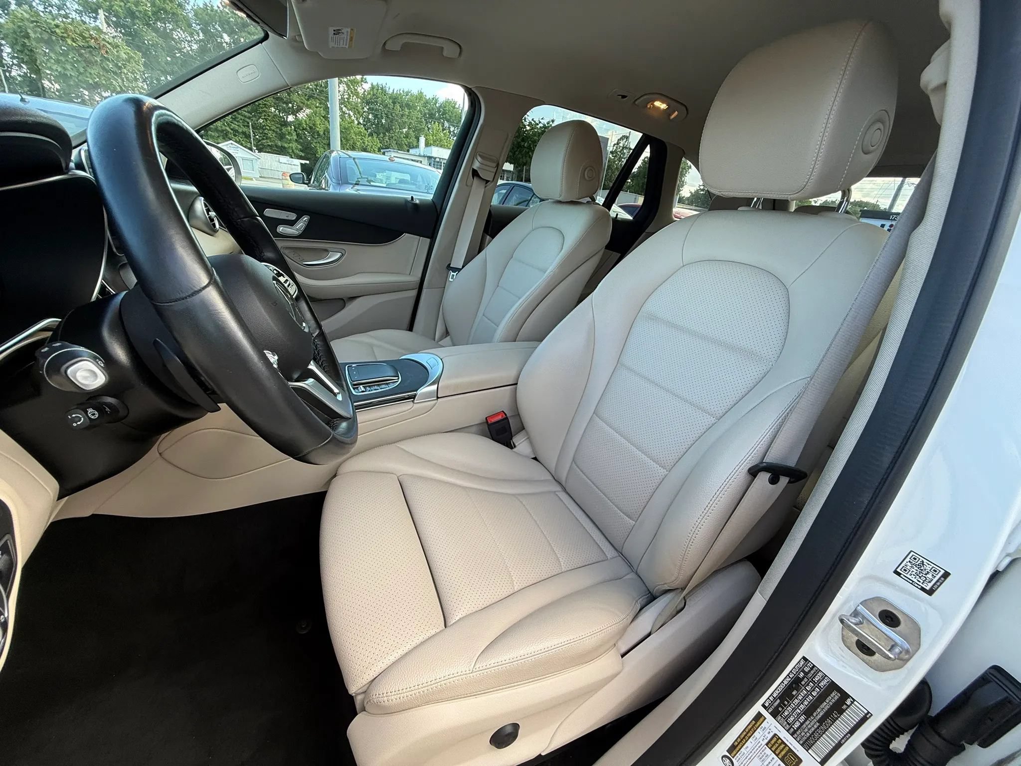 Used 2022 Mercedes-Benz GLC 300 4MATIC w/ Multimedia Package Lite image 12