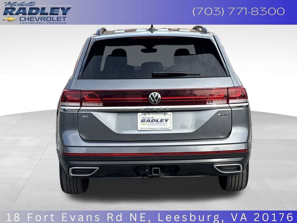 Used 2025 Volkswagen Atlas SE image 4