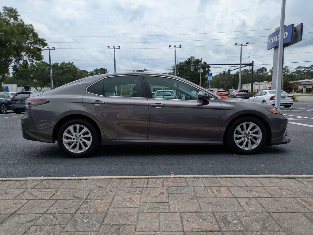 Used 2022 Toyota Camry LE FWD image 7