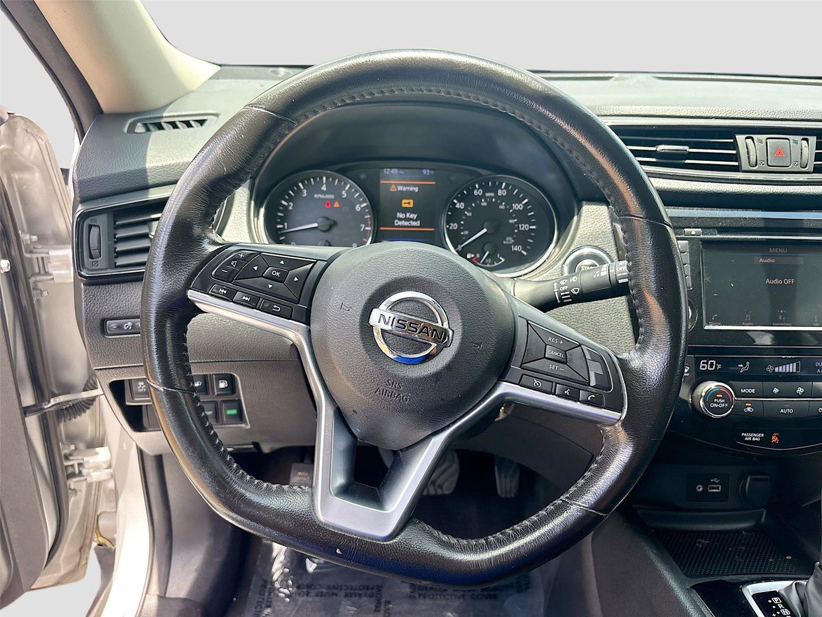 Used 2018 Nissan Rogue SV FWD image 11