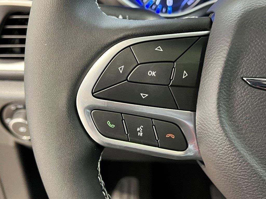 New 2026 Chrysler Pacifica Select image 16