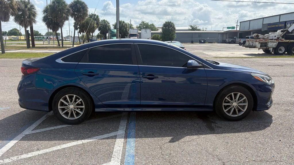 Used 2018 Hyundai Sonata SE image 2
