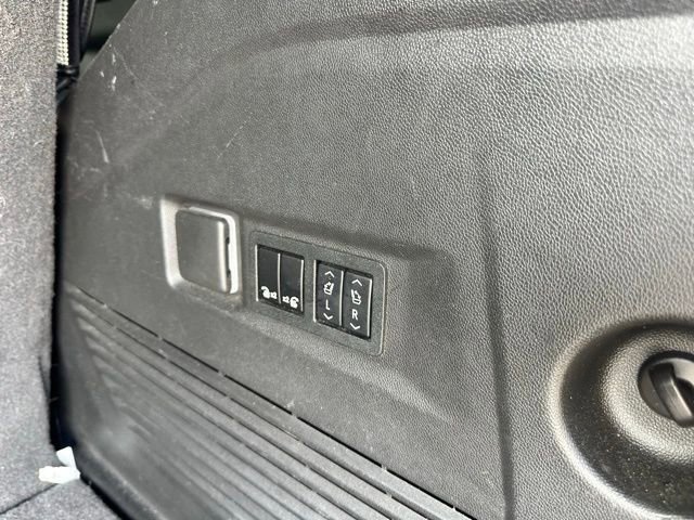 Used 2021 Chevrolet Tahoe LT w/ Luxury Package AWD/4WD image 18