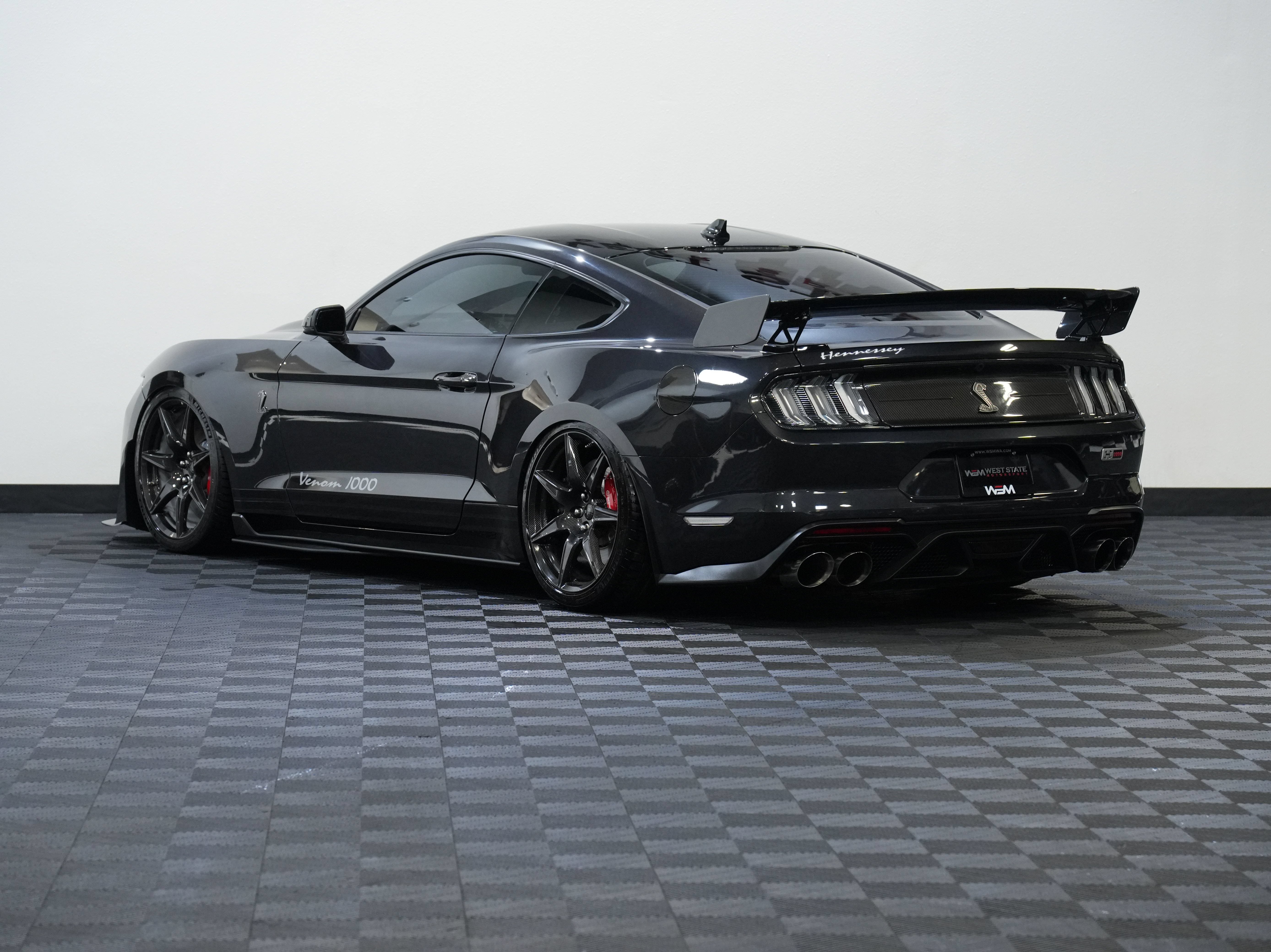 Used 2022 Ford Mustang Shelby GT500 w/ Carbon Fiber Track Pack RWD image 9