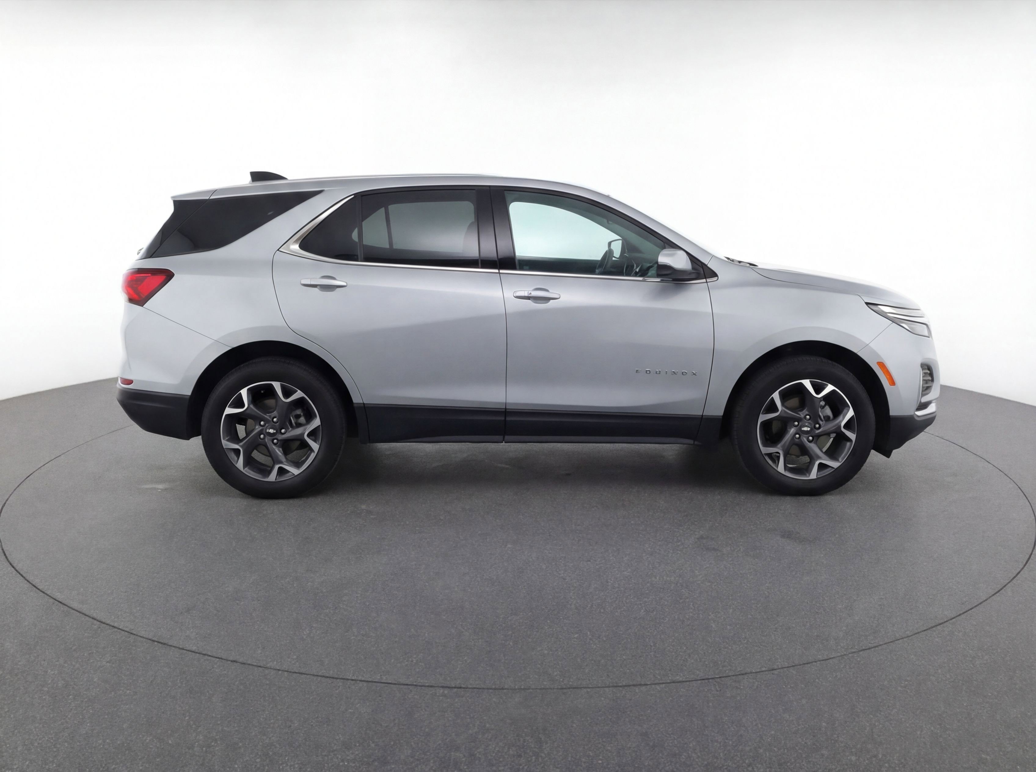 Used 2025 Chevrolet Trax LT w/ LT Convenience Package FWD image 11