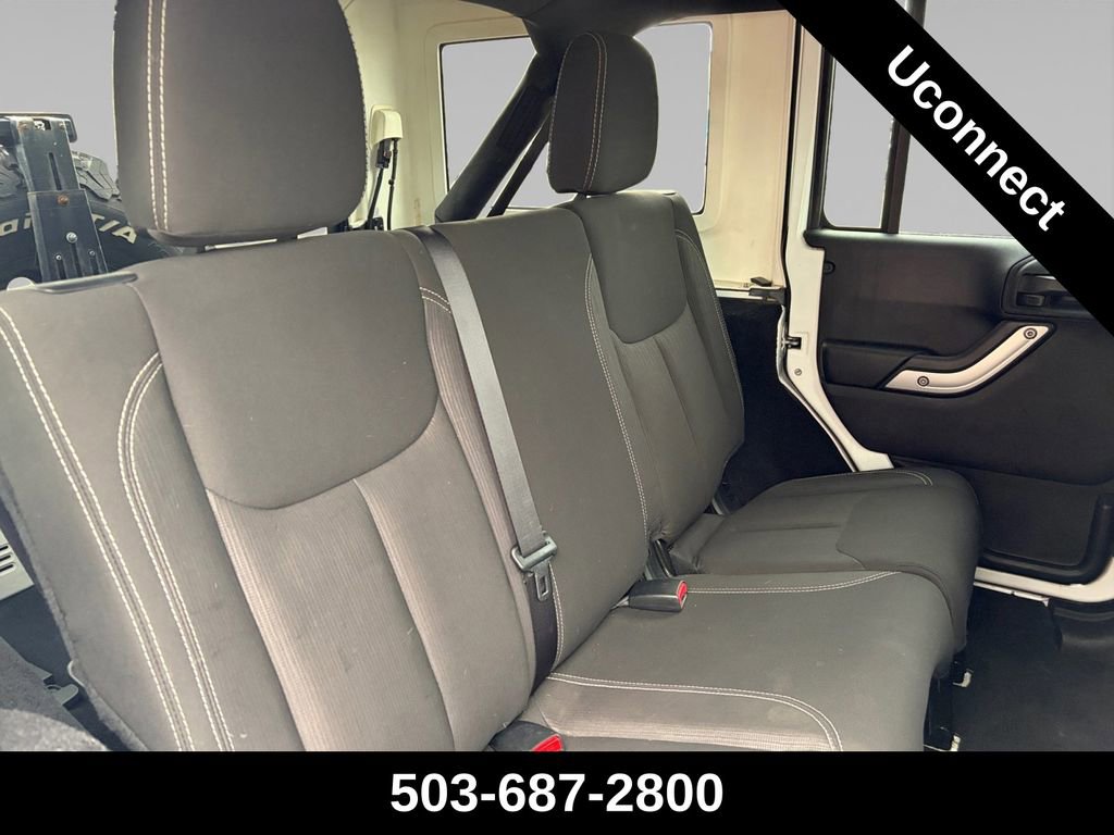 Used 2015 Jeep Wrangler Unlimited Rubicon AWD/4WD image 17