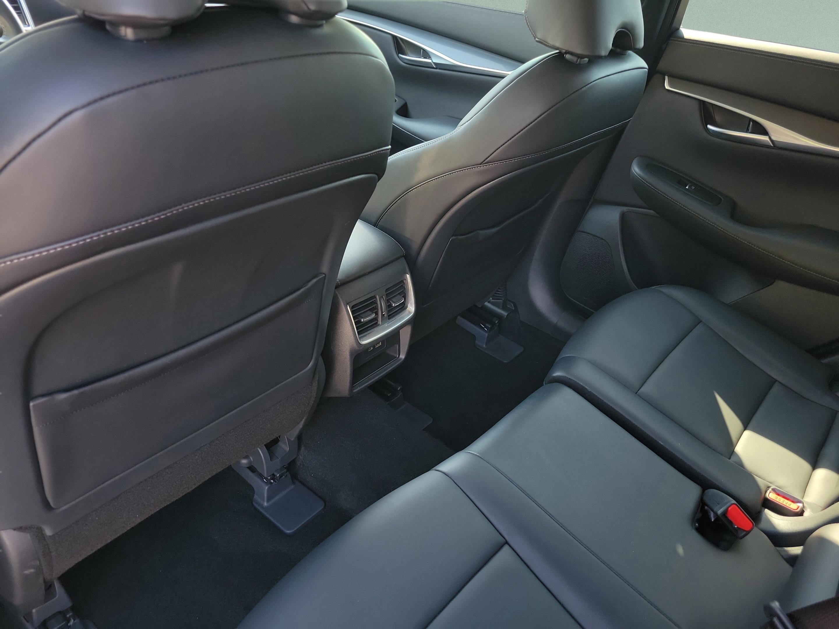 Certified 2025 INFINITI QX50 Pure image 28