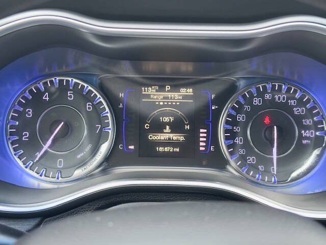 Used 2015 Chrysler 200 Limited FWD image 15