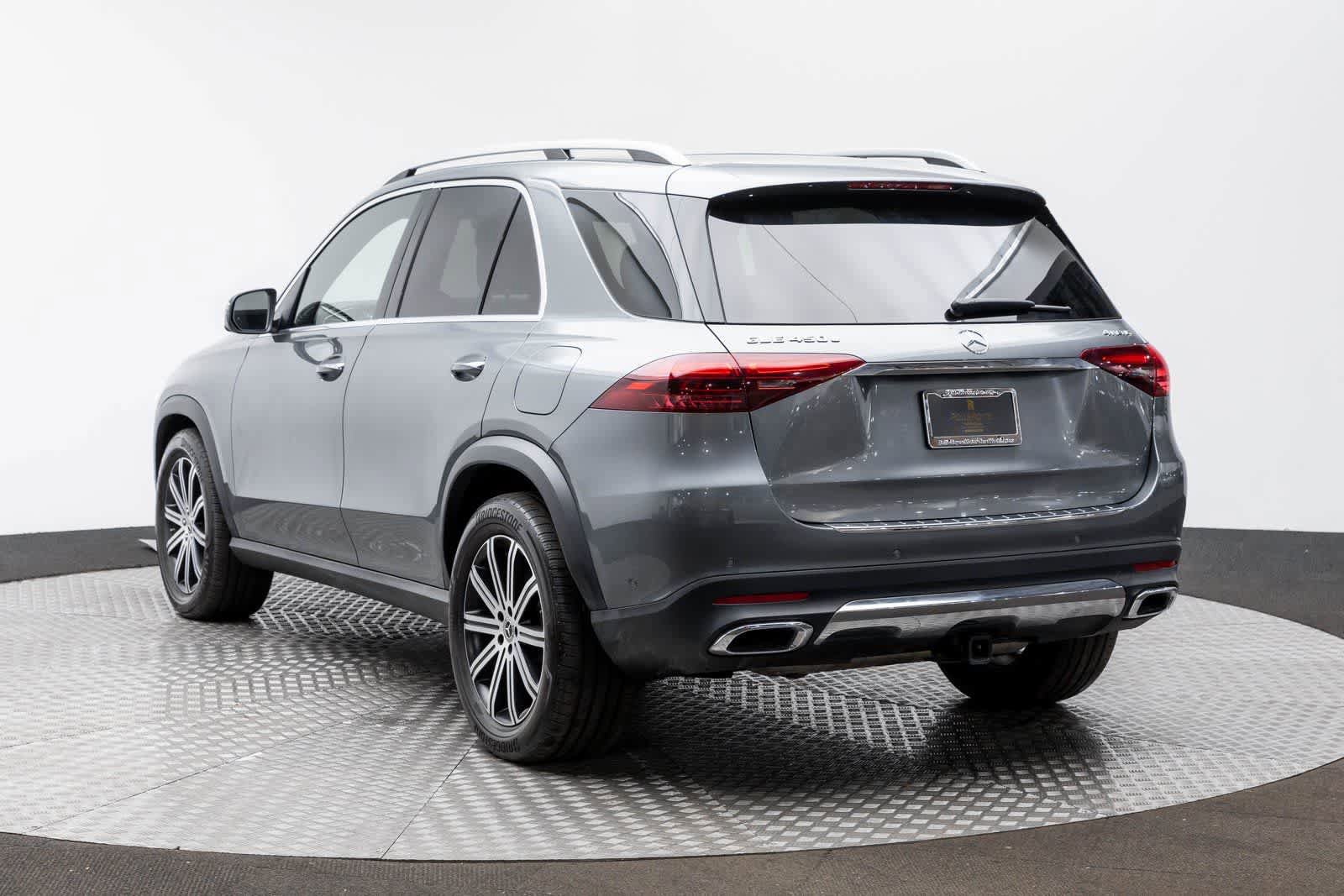 Used 2025 Mercedes-Benz GLE 450e 4MATIC w/ Driver Assistance Package image 4