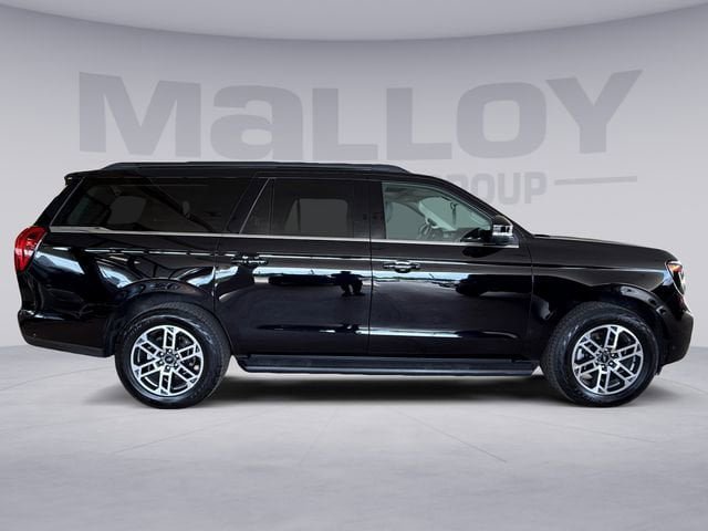 Used 2025 Ford Expedition Max Active AWD/4WD image 6