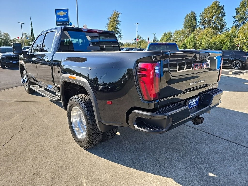 Used 2025 GMC Sierra 3500 Denali image 3