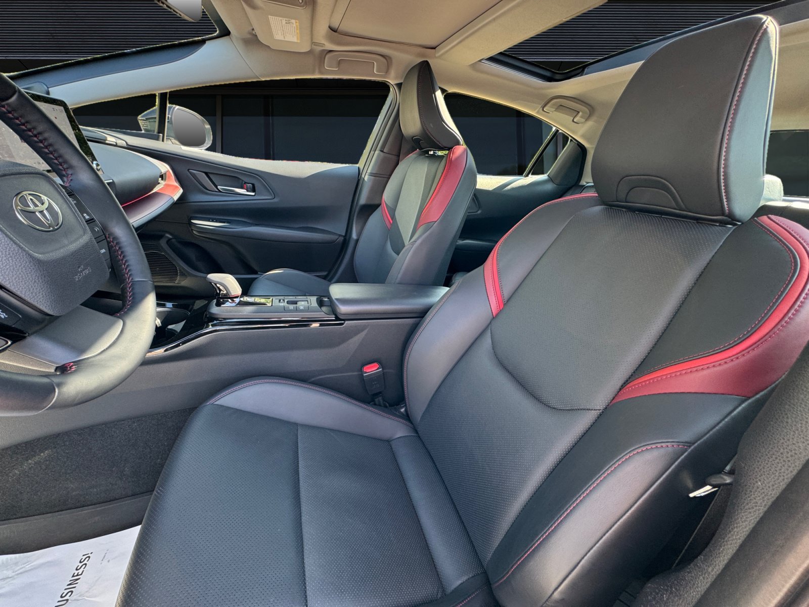 Used 2024 Toyota Prius Prime Premium w/ Advanced Technology Package FWD image 2