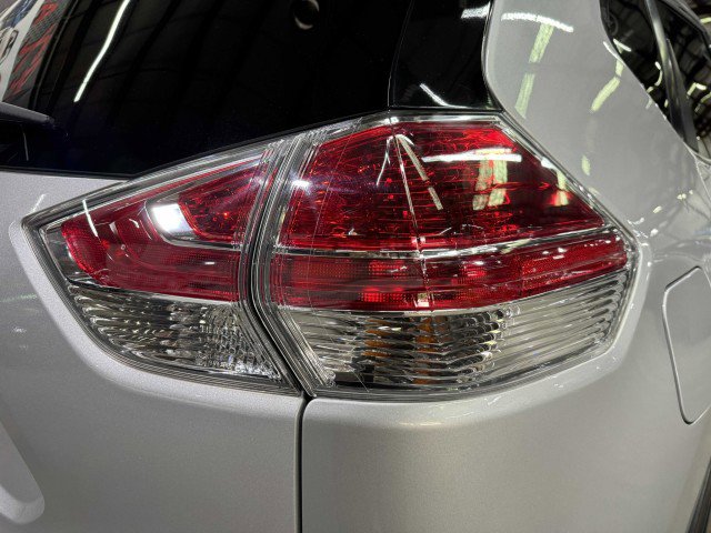 Used 2016 Nissan Rogue SL w/ SL Premium Package image 18