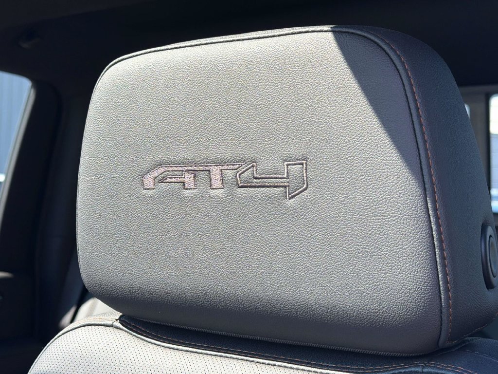 Used 2024 GMC Sierra 2500 AT4 w/ AT4 Premium Plus Package AWD/4WD image 36