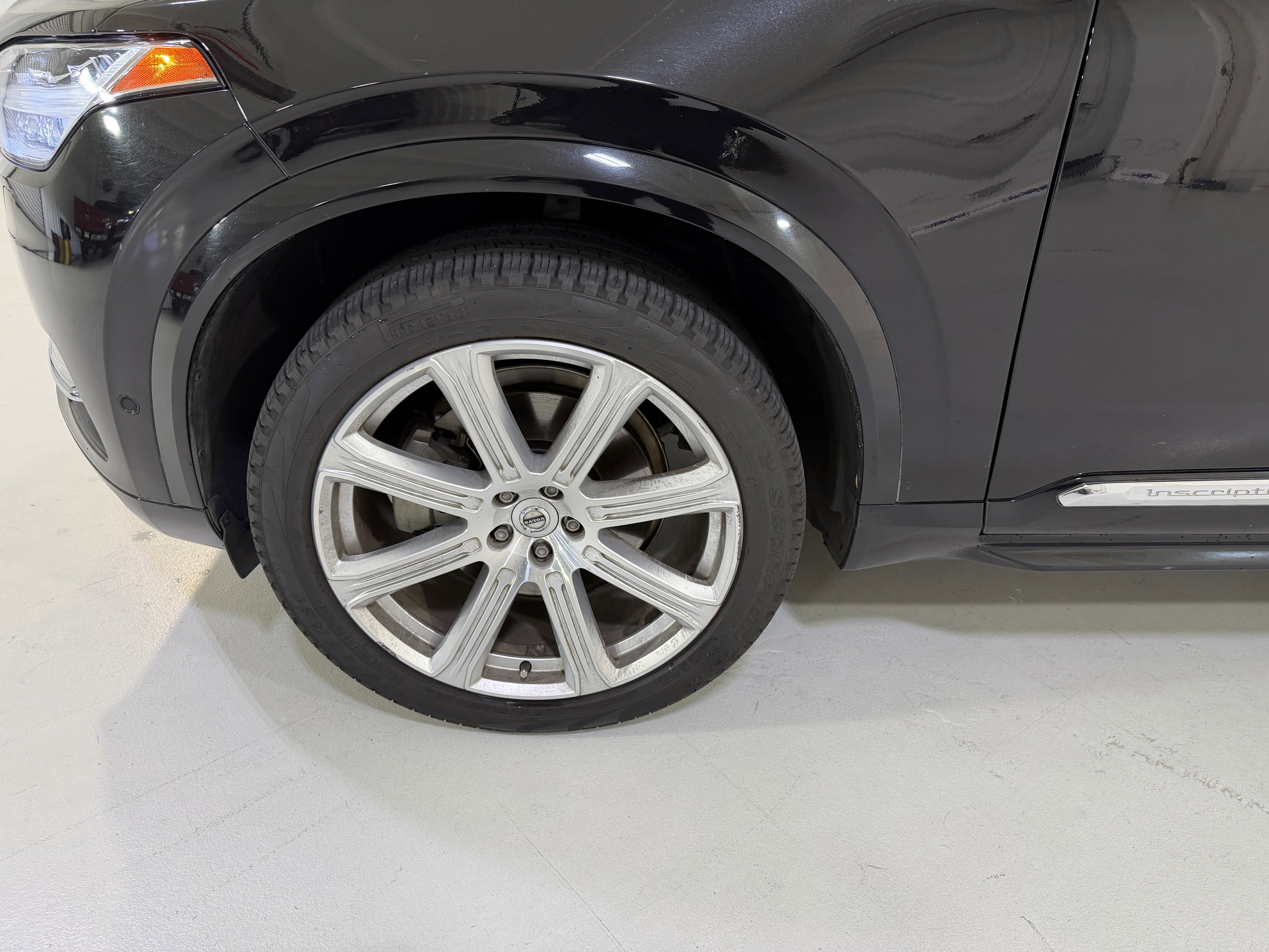 Used 2016 Volvo XC90 T6 Inscription w/ Vision Package AWD/4WD image 9