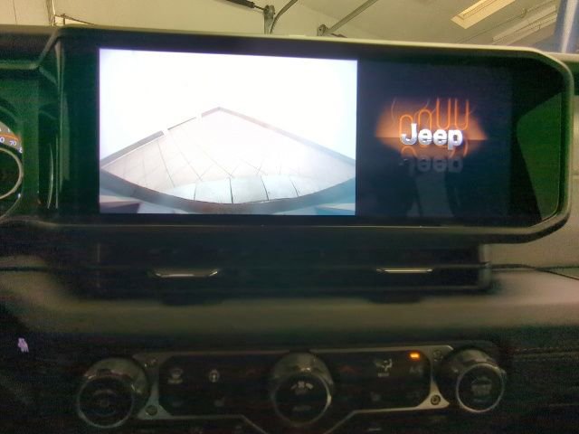 Used 2024 Jeep Wrangler Unlimited Sahara AWD/4WD image 25