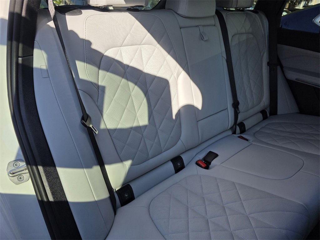 Certified 2025 BMW X5 sDrive40i w/ Premium Package image 31