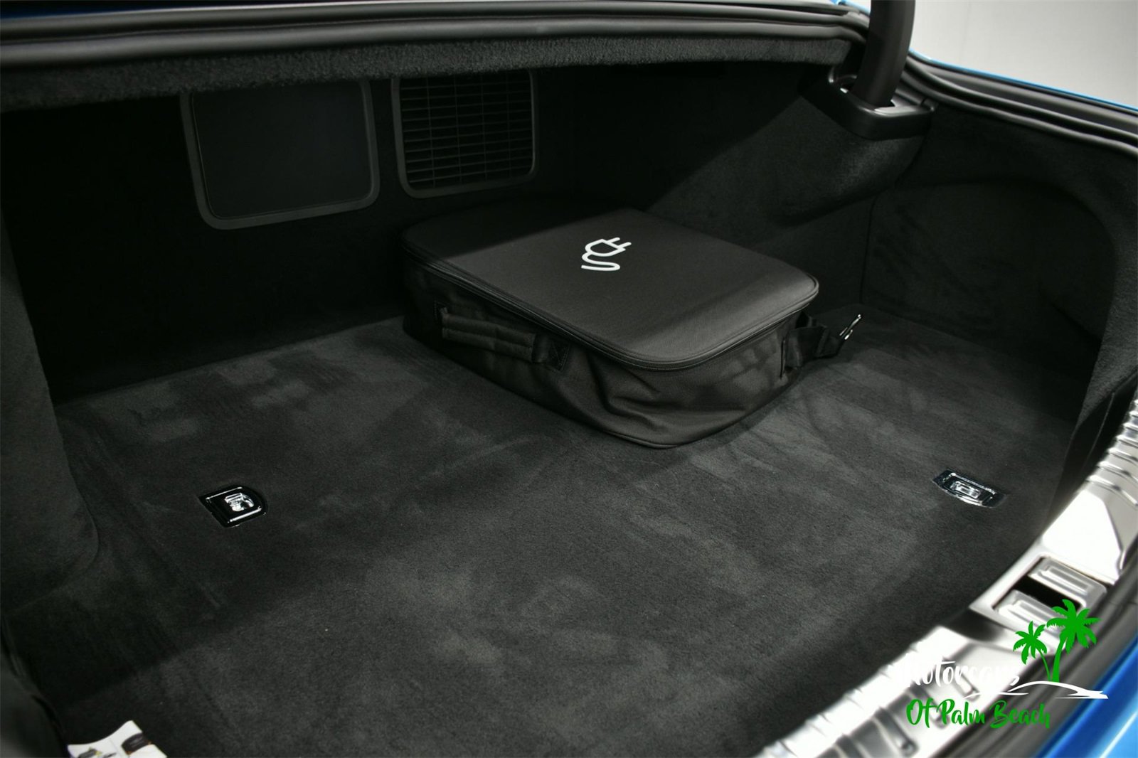 Used 2025 Bentley Flying Spur Plug-In Hybrid image 70