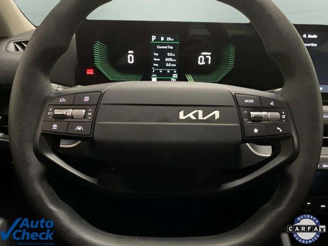 Used 2025 Kia K4 LX image 36