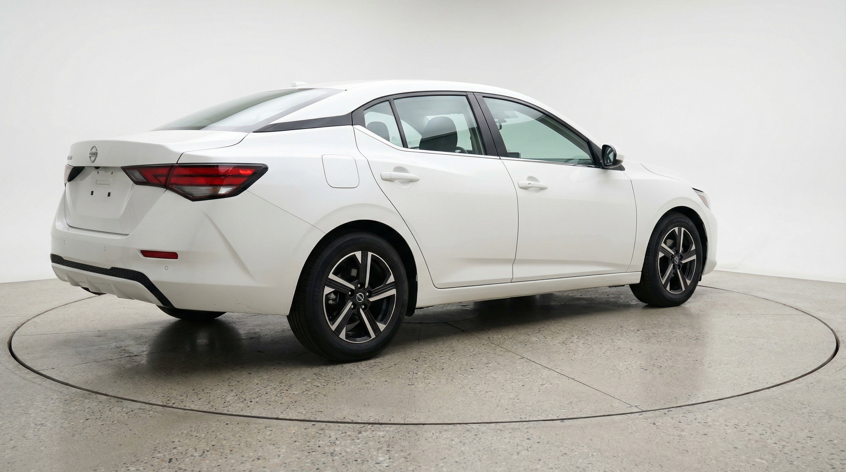 Used 2025 Nissan Sentra SV FWD image 9