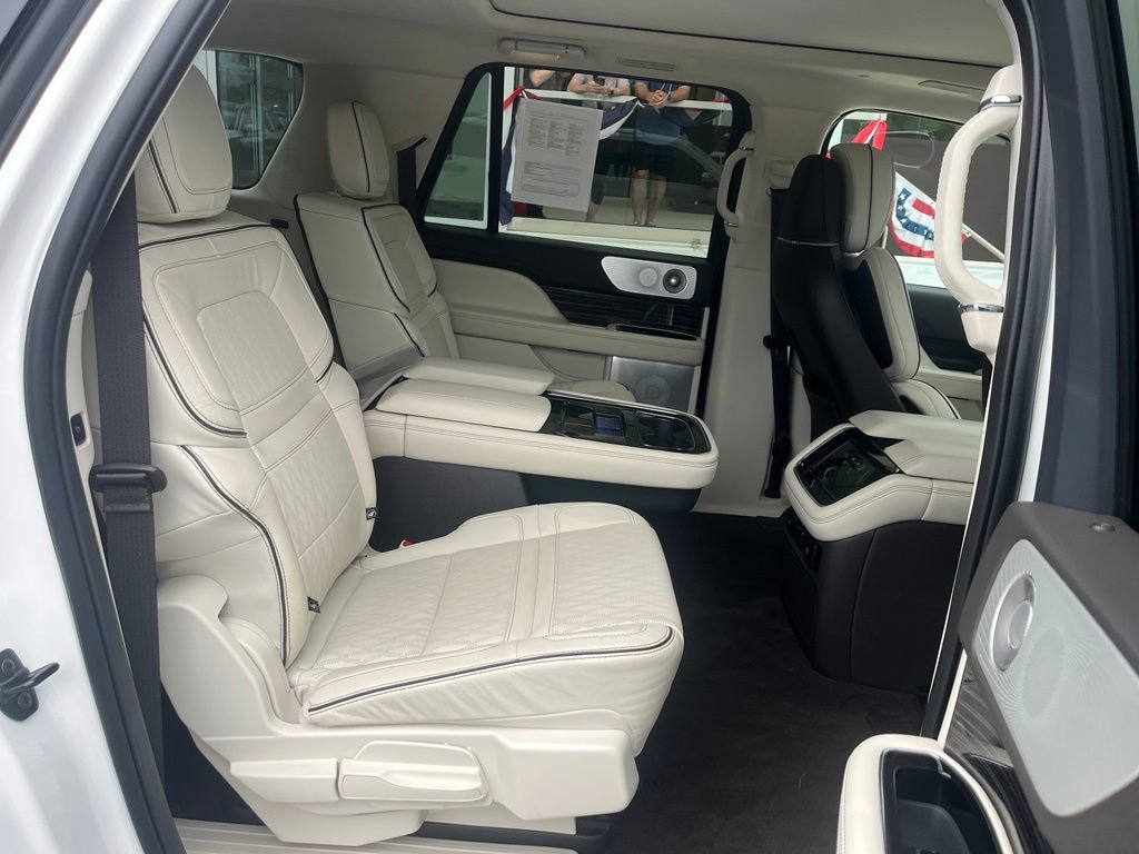 Used 2022 Lincoln Navigator L Black Label AWD/4WD image 22