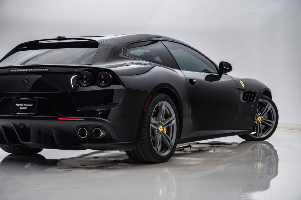 Used 2018 Ferrari GTC4Lusso AWD/4WD image 10