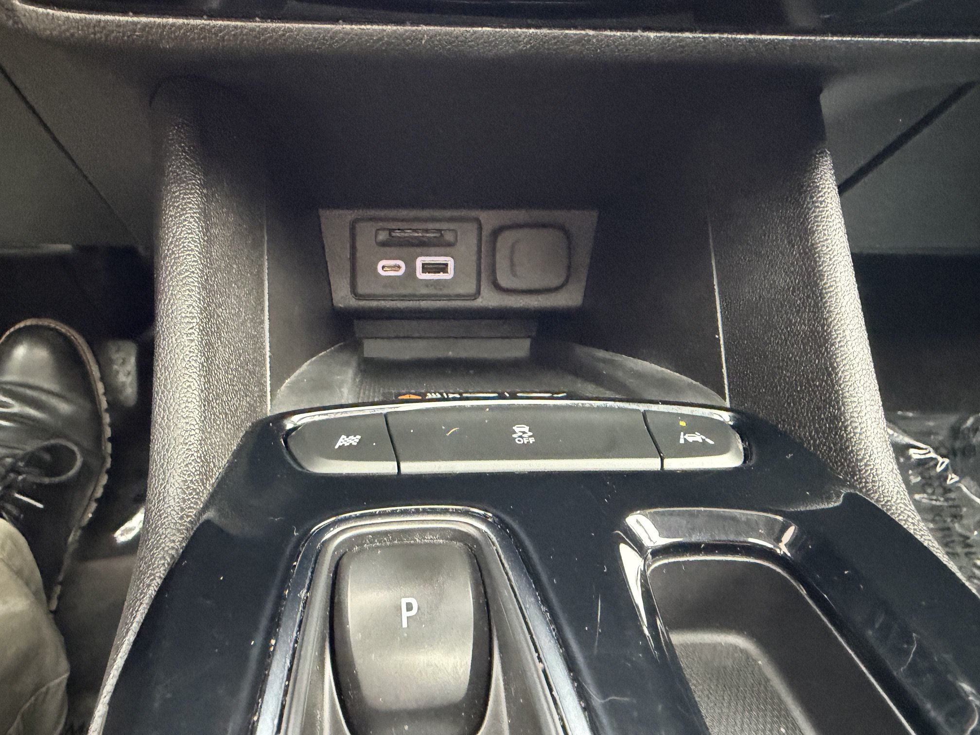 Used 2023 Chevrolet Bolt EUV Premier w/ Sun & Sound Package FWD image 33