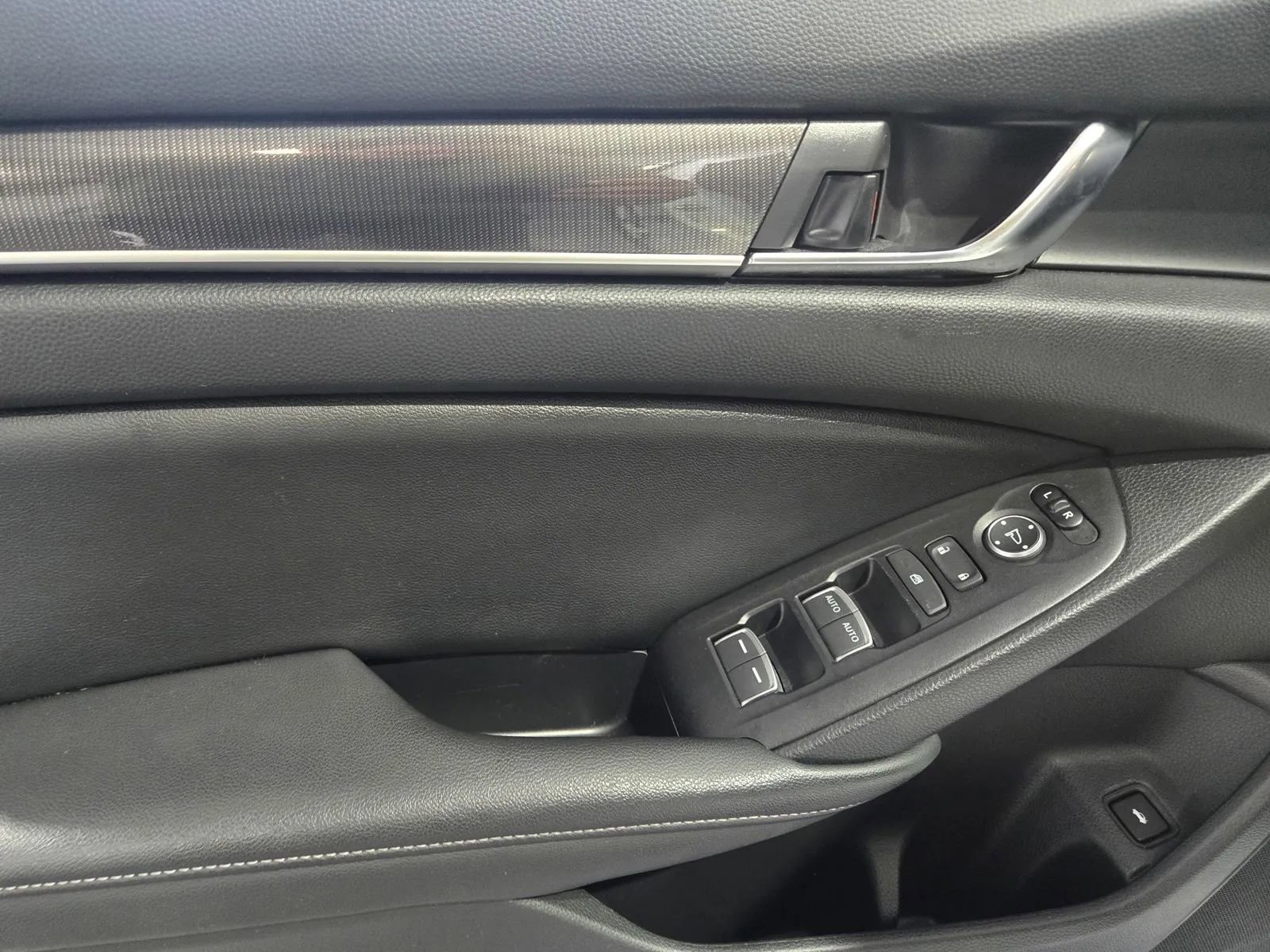 Used 2021 Honda Accord Sport image 13