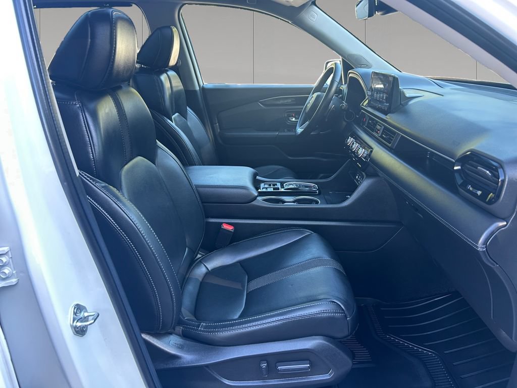 Used 2025 Honda Pilot Touring image 17